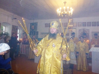 Епископ Сердобский и Спасский Митрофан совершил Божественную литургию  в храме Михаила Архангела р.п. Беково